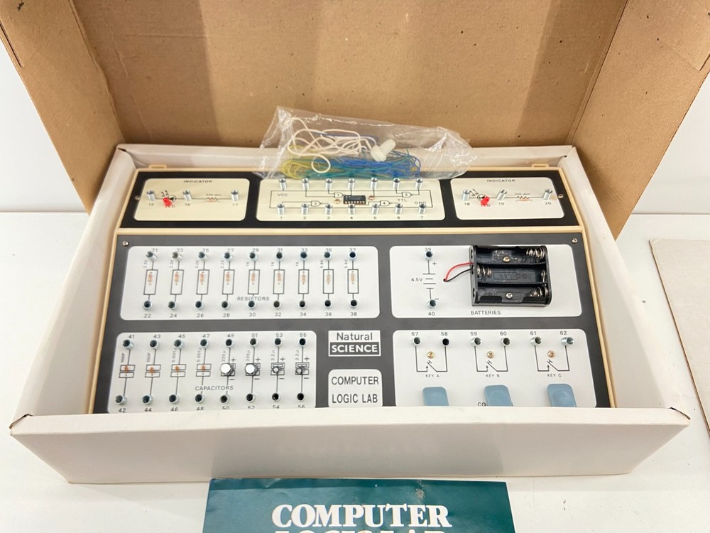 Computer Logic Lab by Natural Science Industries, LTD 1985