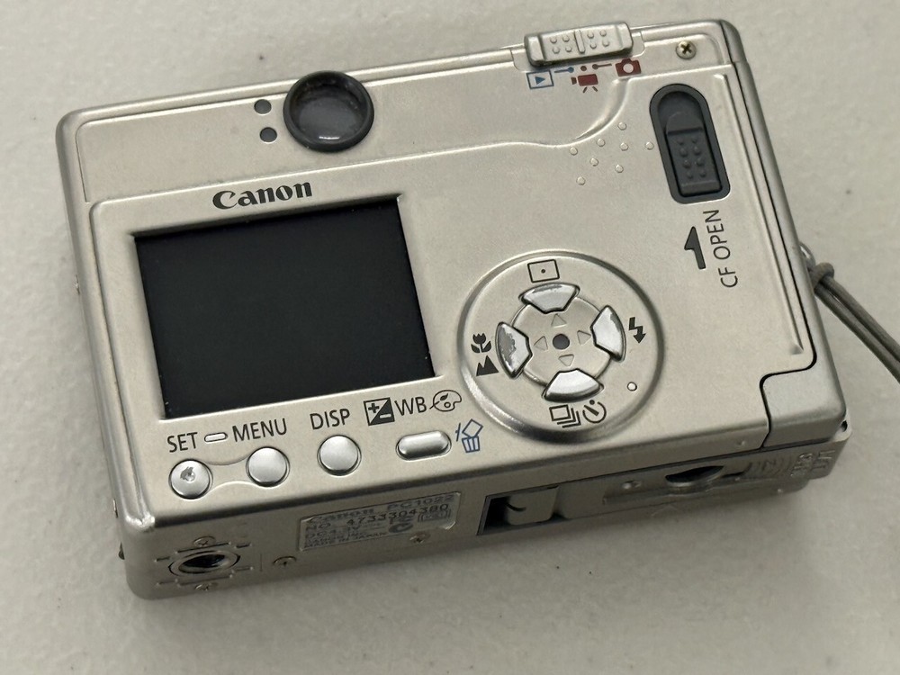 Canon IXUS V2 Digital Compact Camera 2MP Vintage Point Shoot