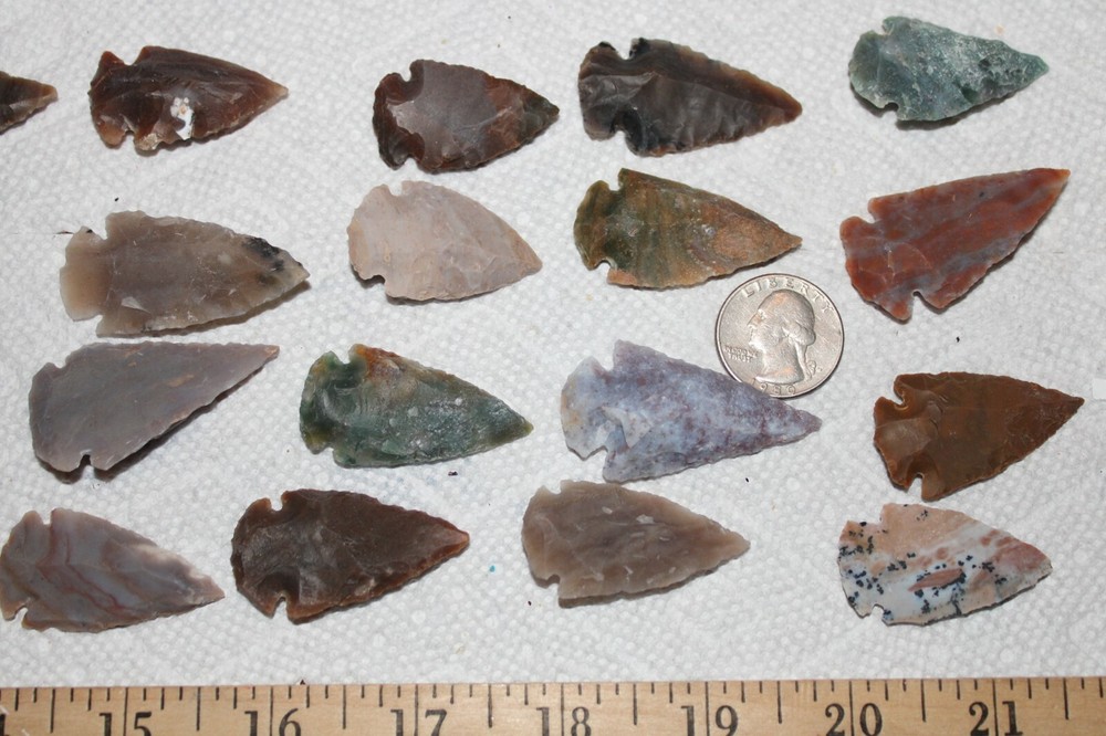 1 jasper Arrowhead per lot.