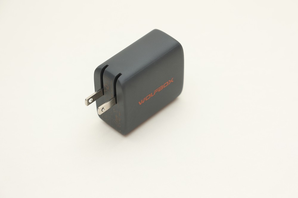 WOLFBOX Versatile 65W USB C Quick Charger for Jump Starter and Tire Inflator