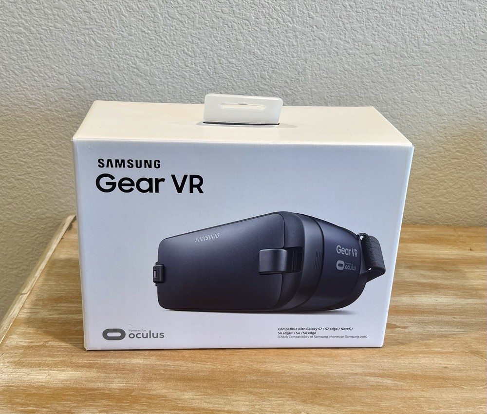 Samsung Gear VR Headset with Oculus