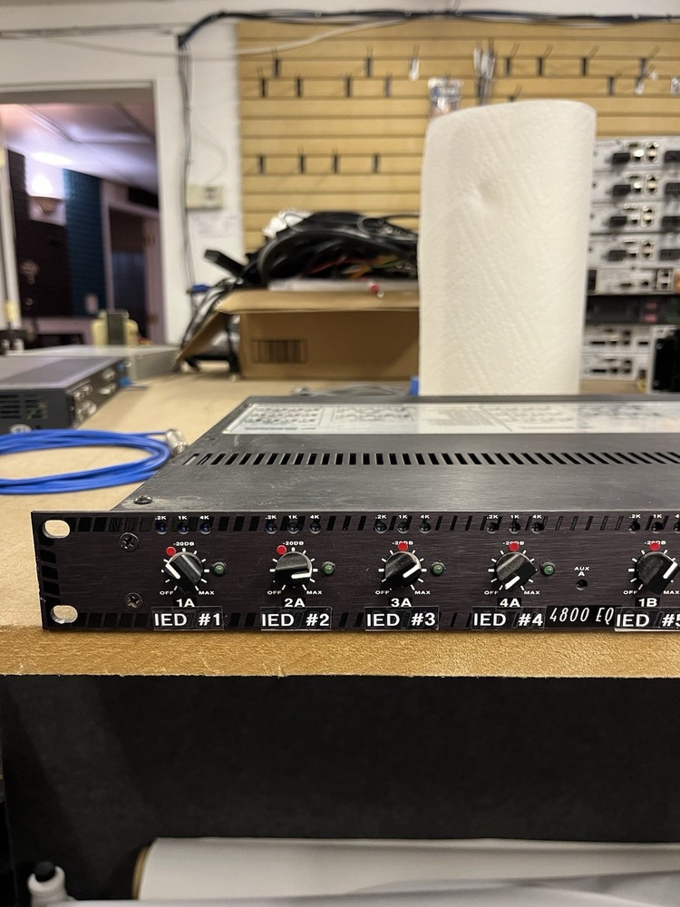 IED 4800 EQ Automatic Mixer