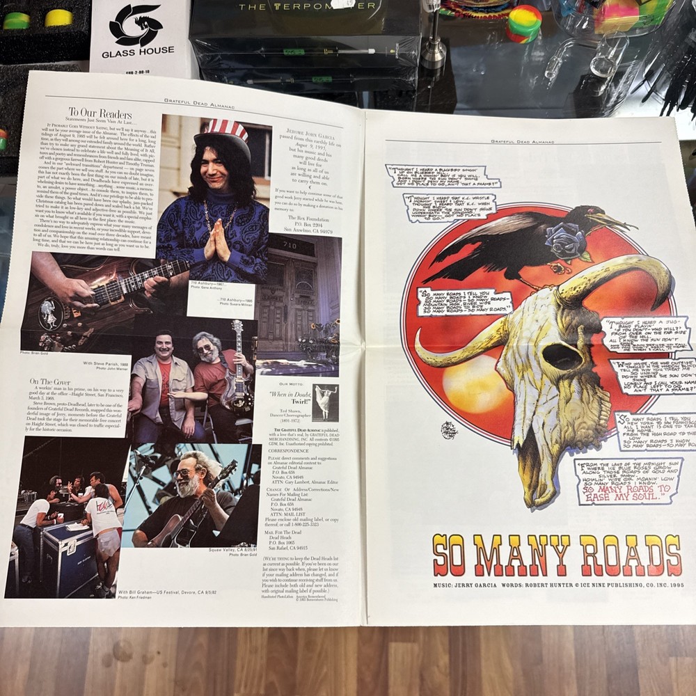 Grateful Dead Almanac Jerry RIP Issue! Mint Condition!!!!