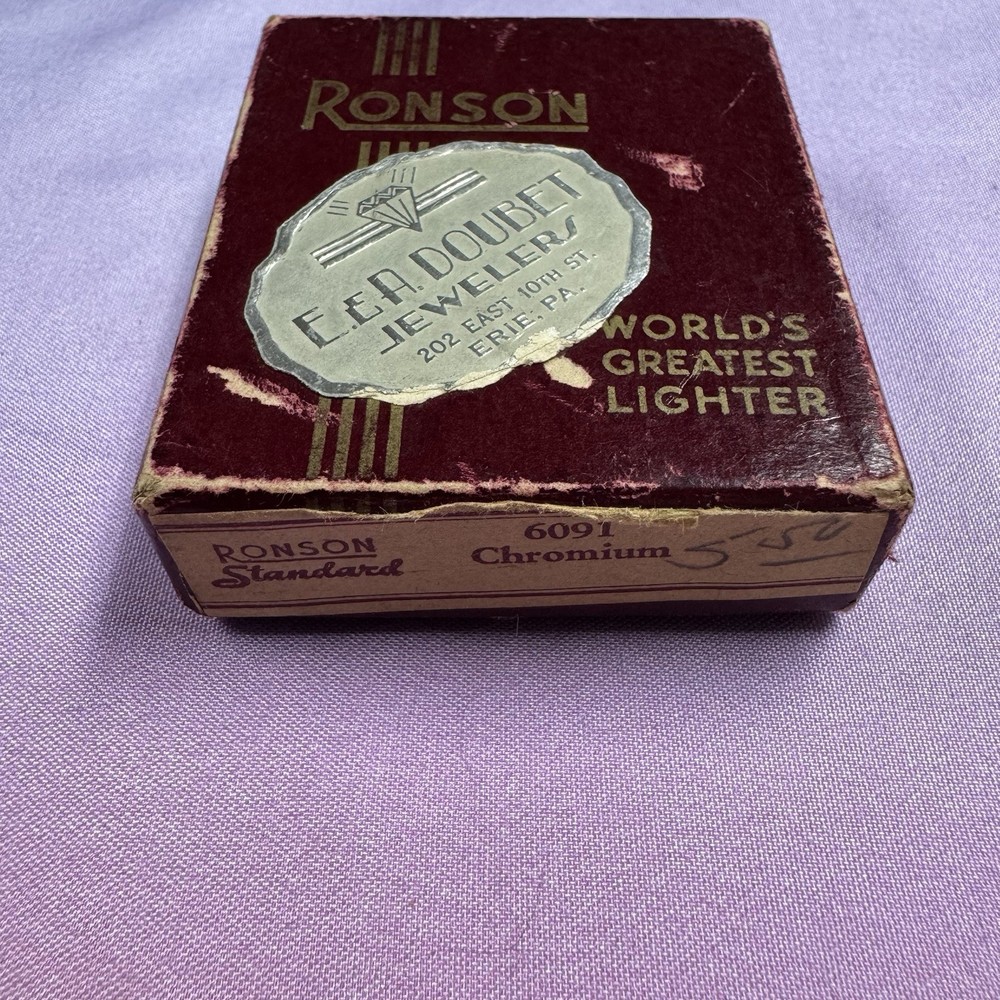 VINTAGE RONSON Standard SILVER Tone LIGHTER With Box And Soft Protector