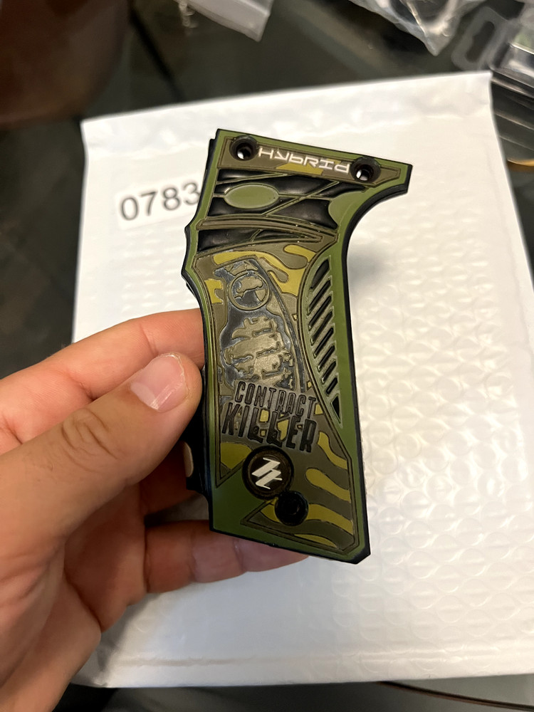Hybrid Contract Killer Dye Dm4/5 Grips