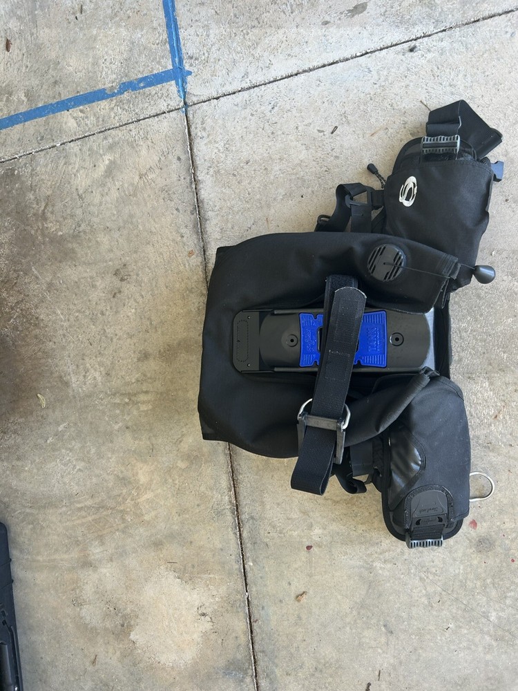 SeaQuest Libra SCUBA Dive BCD Buoyancy Compensator Device Size Medium (m)