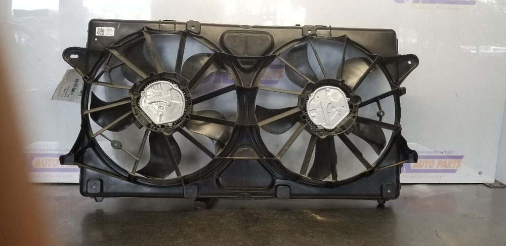21 CHEVY TAHOE 5.3L RADIATOR COOLING FAN