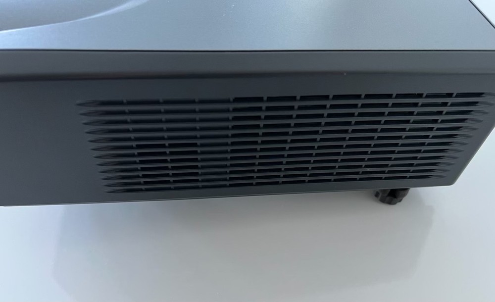 SHARP Notevision PG-F200X Projector, remote & Apple adapter, VERY LOW LAMP HOURS