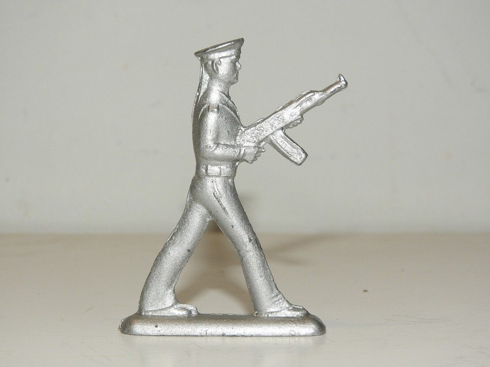 SOLDIER MARCHING with MACHINE GUN SEMI FLAT TWO-SIDED LEAD FIGURE