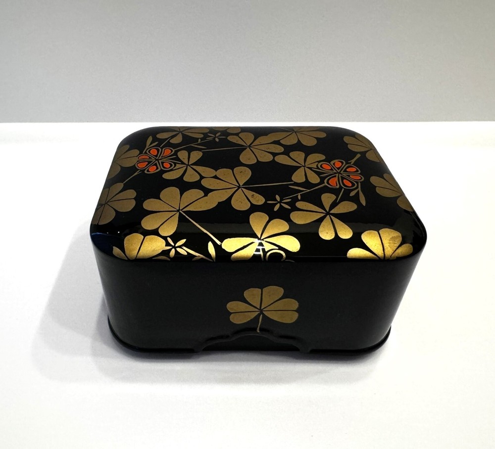 Japanese Lacquer ware container Accessories Case Box Clover design