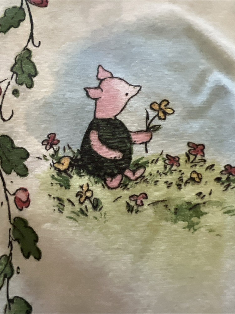 Vintage Classic Pooh fitted crib sheet