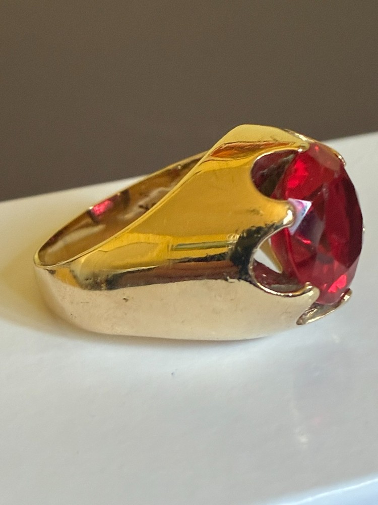 Men's 10K Gold Ring + Lab Created Ruby/Garnet Stone (Preowned)