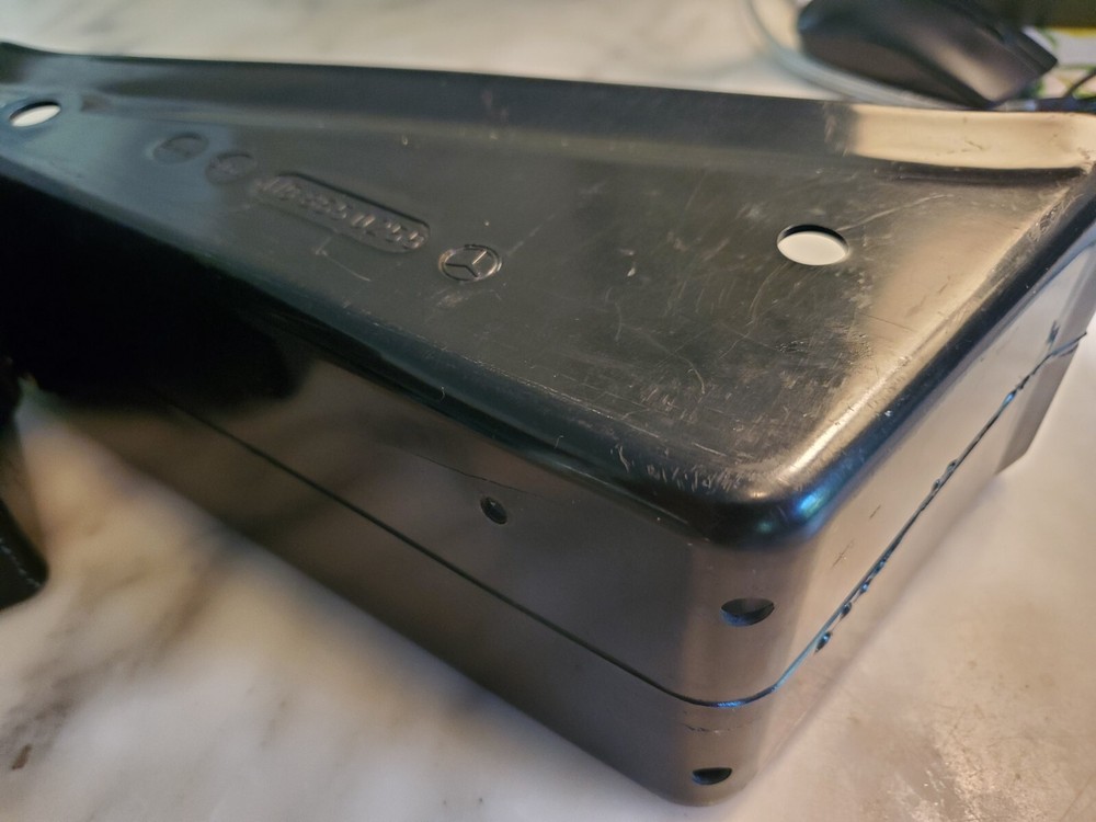 MERCEDES BENZ FIRST AID KIT 107