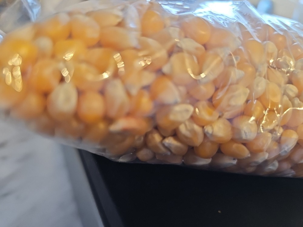 Corn Popcorn Kernels 2 lb. 5 oz. Yellow Original and Crunchy Nuts Ceylon
