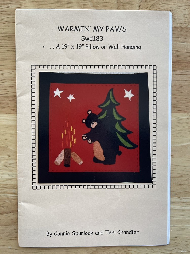 "Warmin' My Paws" Applique 19”x19” Pillow/Wall Hanging Pattern