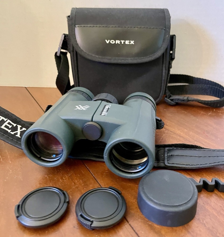 VORTEX SPITFIRE 8.5 X 32 Binoculars Strap Case Discontinued Birding Lightweight