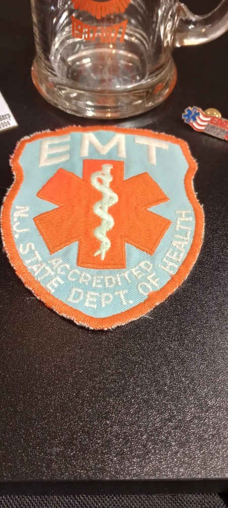 Cloth Patch + Ambulance Glass + Pin
