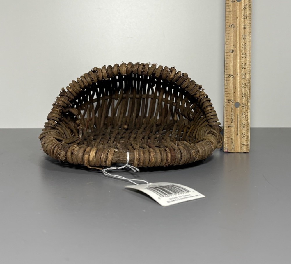 Woven Wicker Flat Back Hanging Basket Wall Pocket