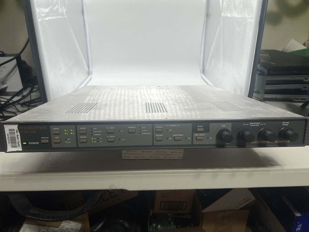 Videotek VTM-200 Broadcast Multi-Format Monitor