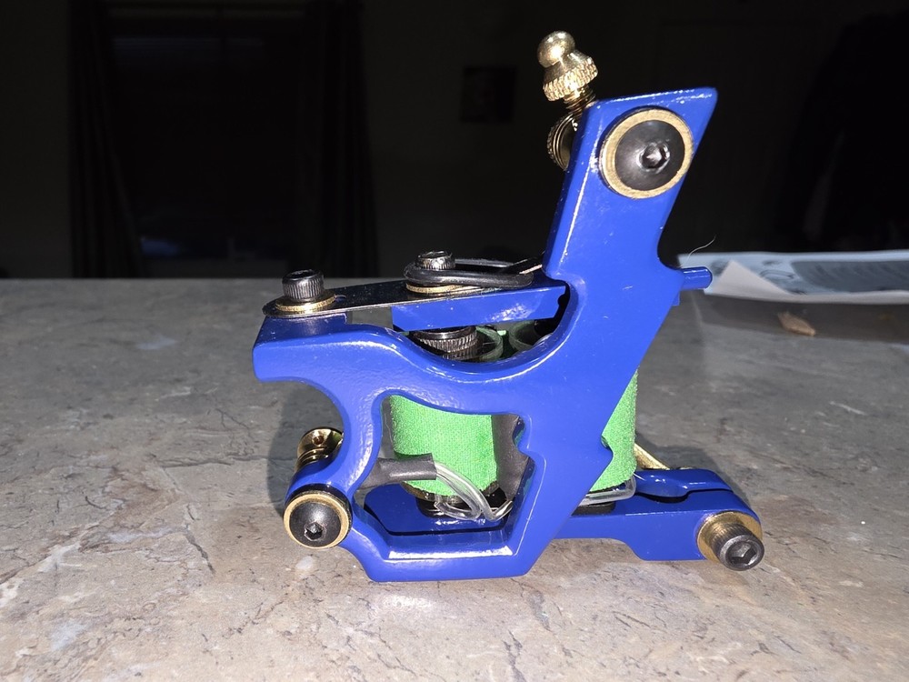 Lighting bolt tattoo machine