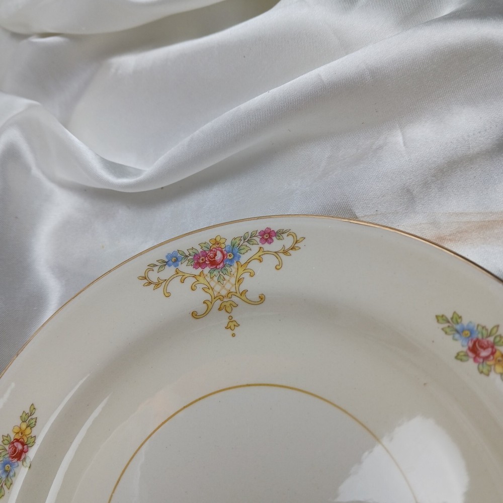 HOMER LAUGHLIN EGGSHELL NAUTILUS ROCHELLE DINNER SET 4 PLACE SETTINGS-28 PIECES