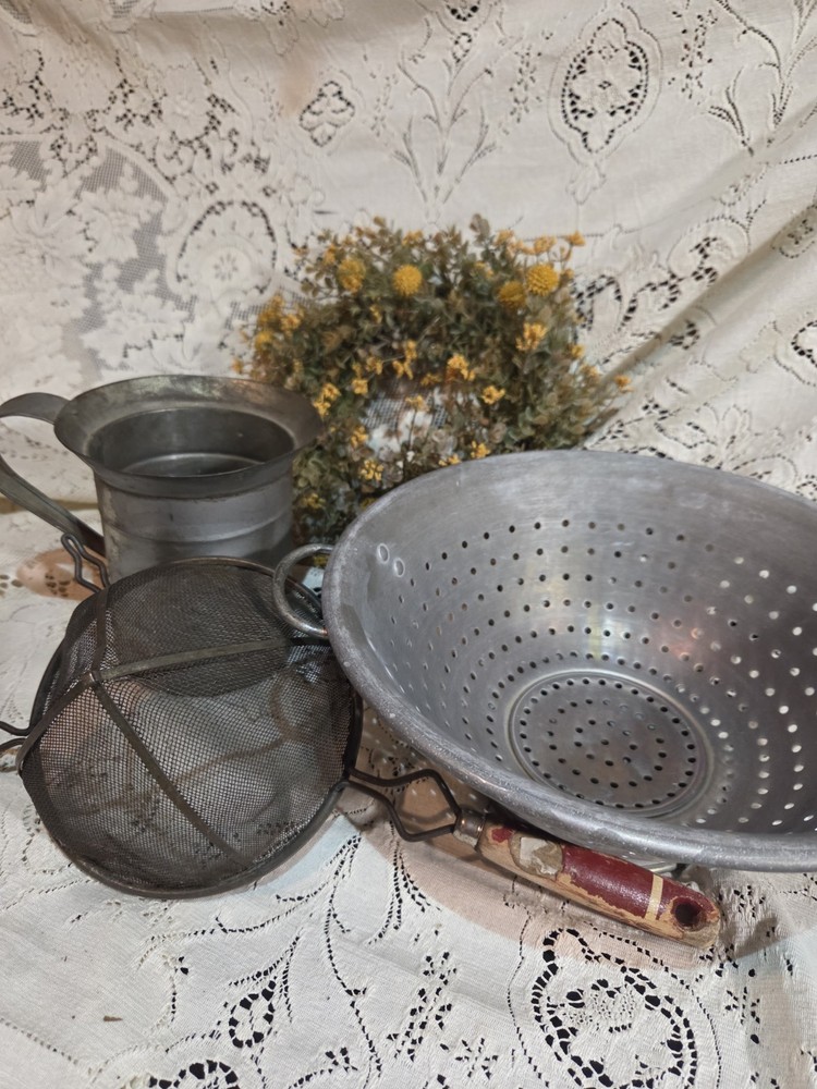 Vintage Kitchen Tool Set Wear Ever Colander, Strainer, Measuring Pitcher