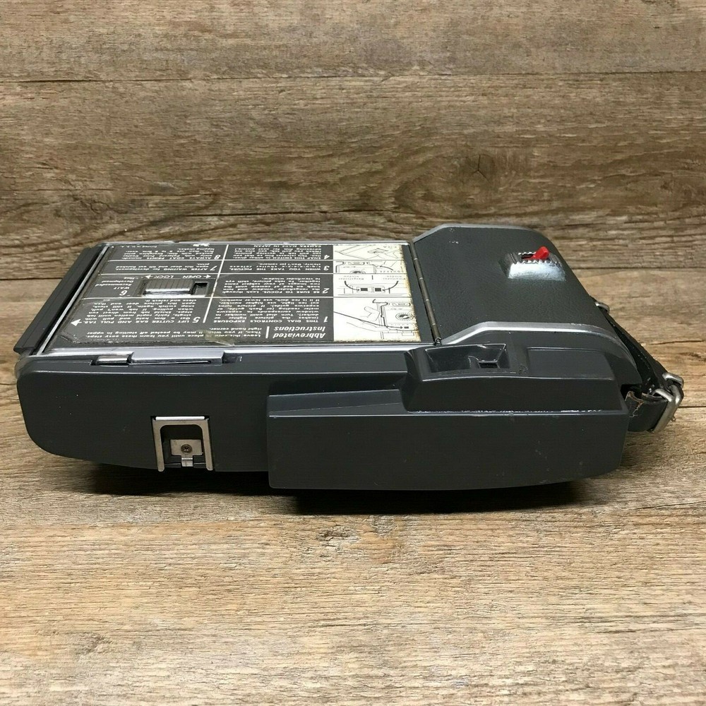 Polaroid Model 160 Land Camera Vintage Condition Is Pre-Owned