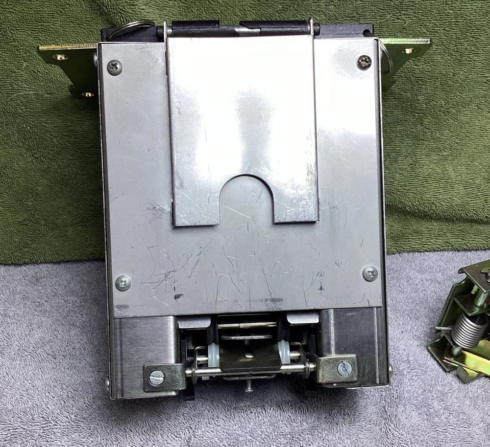 STANDARD CHANGE-MAKERS INC. BILL ACCEPTOR SYSTEM 600 FST