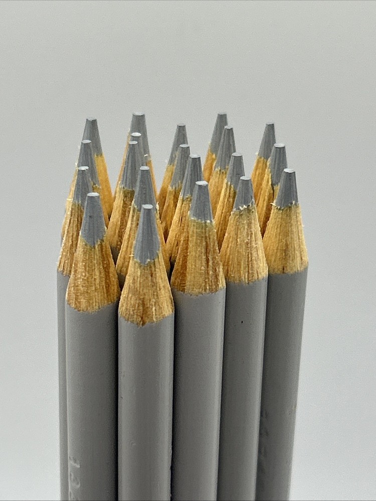 (20) Crayola Colored Pencils  (timberwolf) BULK