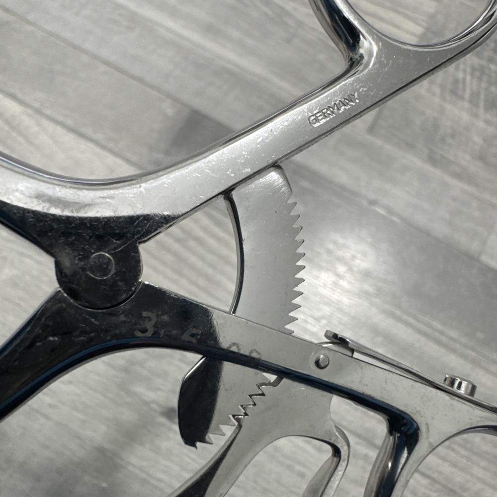 Sklar 3.6.08 Weitlaner Retractor, Sharp,