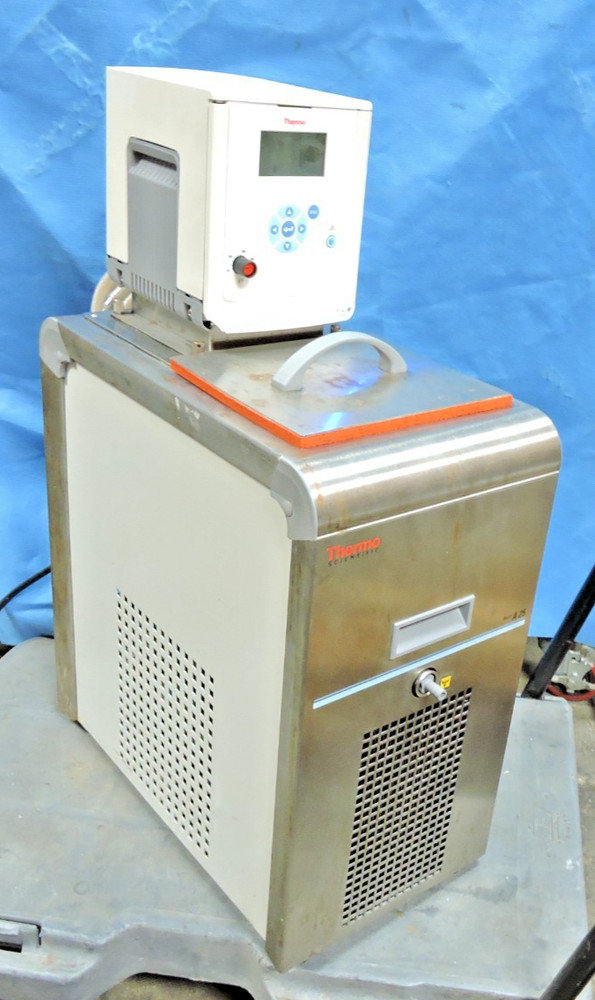 Thermo Haake A25 Chiller Recirculating Bath / AC200 Controller with Hoses / 230V