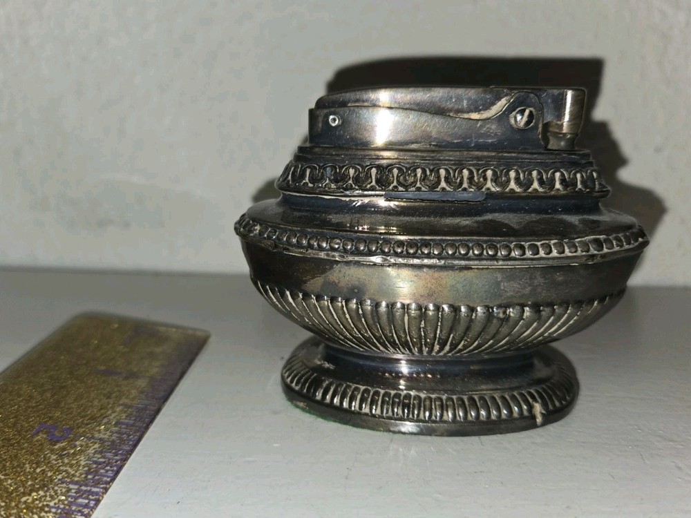 Vintage Ronson "Queen Anne" Fluid Lighter Silver Tabletop