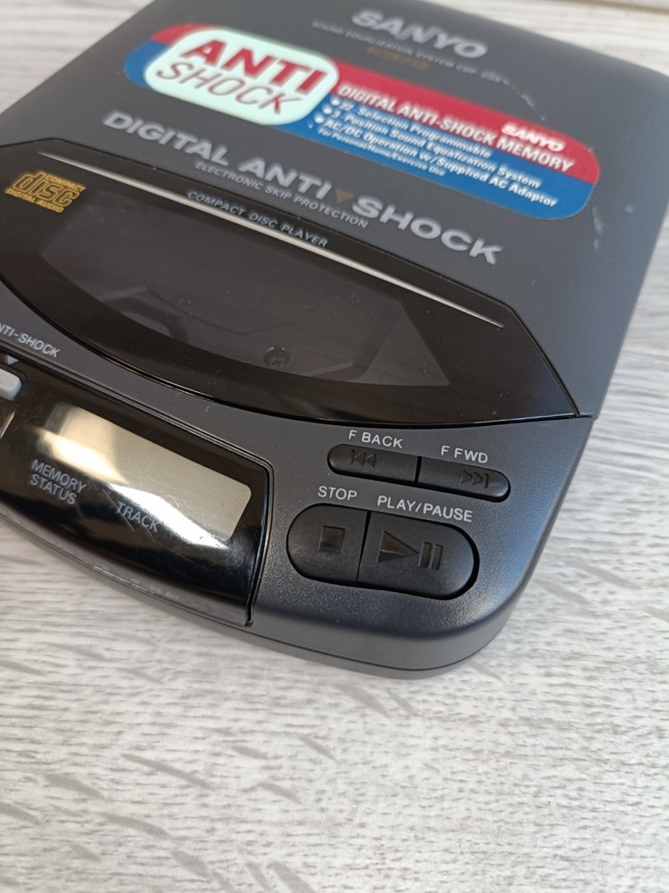 SANYO CDP-50A DISCMAN Portable CD Player Anti-Shock compact disc player
