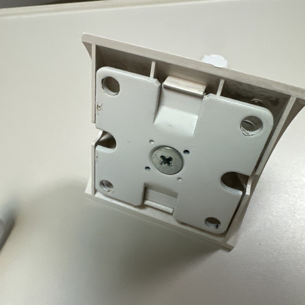 2 Genuine Bose Wall Mount brackets For Bose Cube Lifestyle Single White