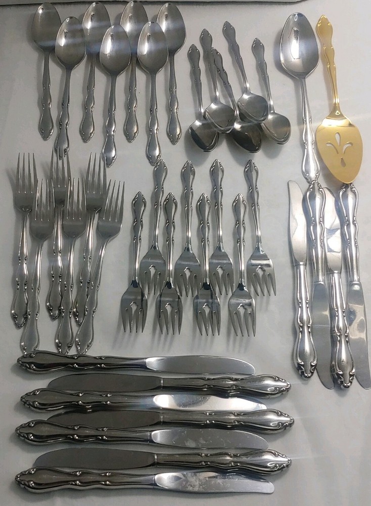 International Anniversary flatware set serv 5 ++. 39 pcs