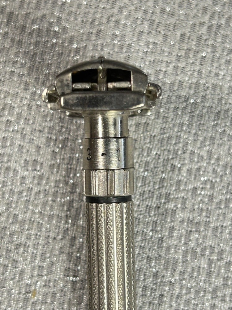 Vintage 1960s GILLETTE Adjustable Fat Boy Razor Case