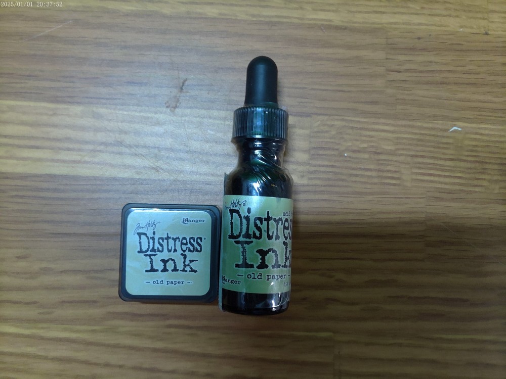 Tim Holtz Distress Ink Pad + Reinker Bundle - Old Paper.