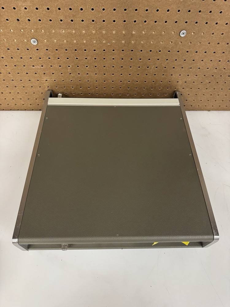 HP Hewlett Packard 8444A Tracking Generator .5-1300MHz