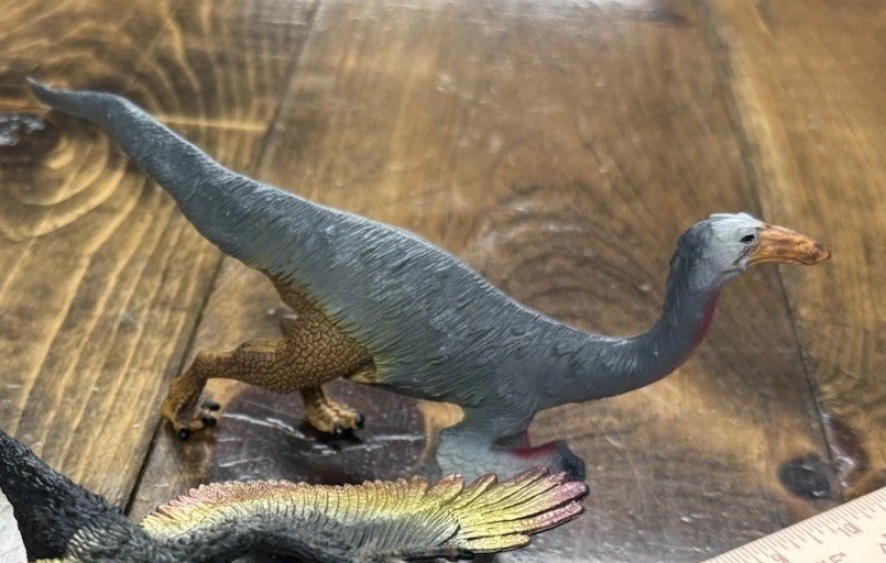 Schleich like Gallimimus dinosaur model