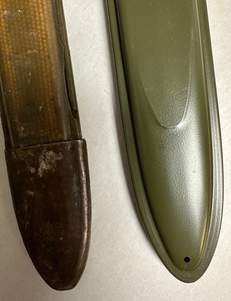 US M7 SCABBARD E-US DAMAGED/BROKEN WITH REPLACEMENT SPARE PLASTIC SHEAT.