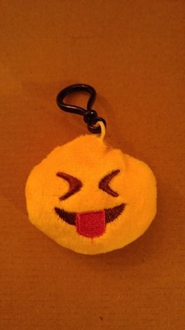 挑选您最喜欢的 Emoji Smiley 钥匙扣/背包夹-