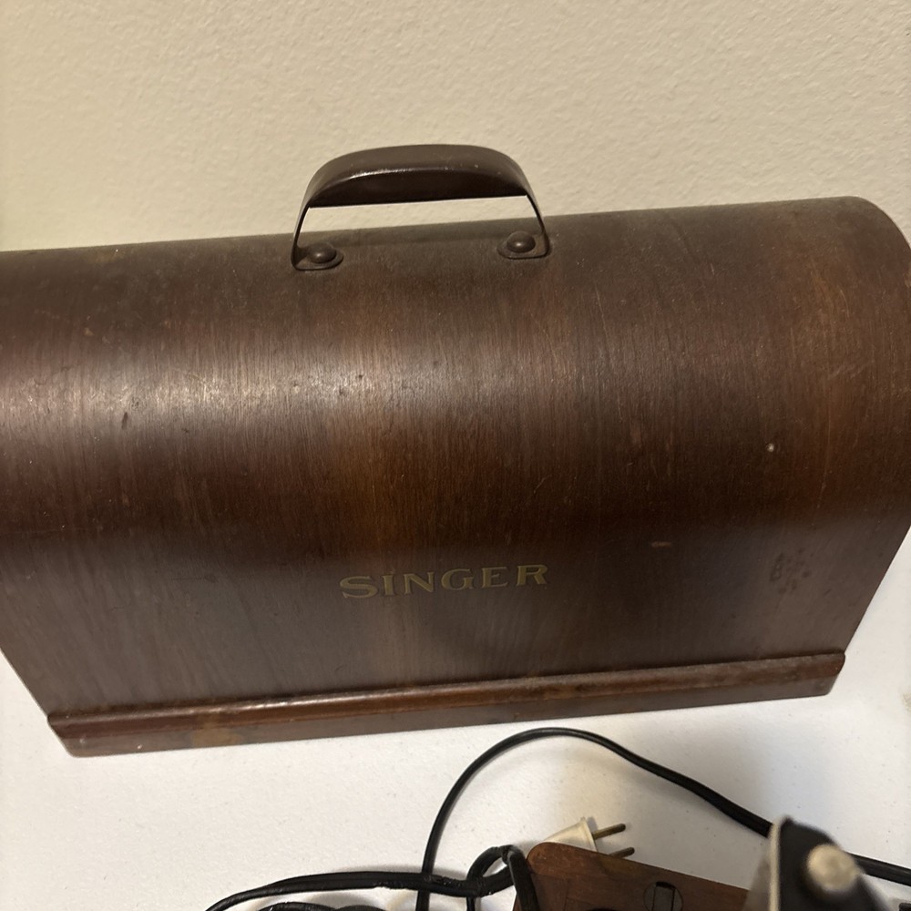 SINGER EG054349 PORTABLE SEWING MACHINE