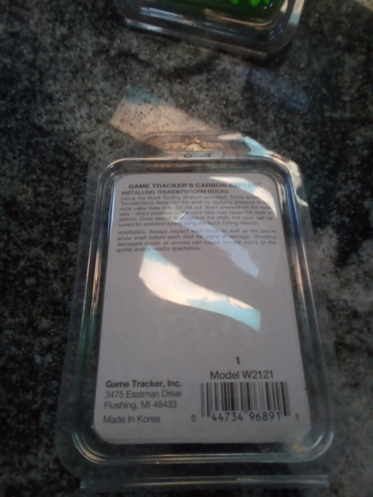 Game Tracker Carbon Express Thunderstorm 5 grain Nocks, 12 pack