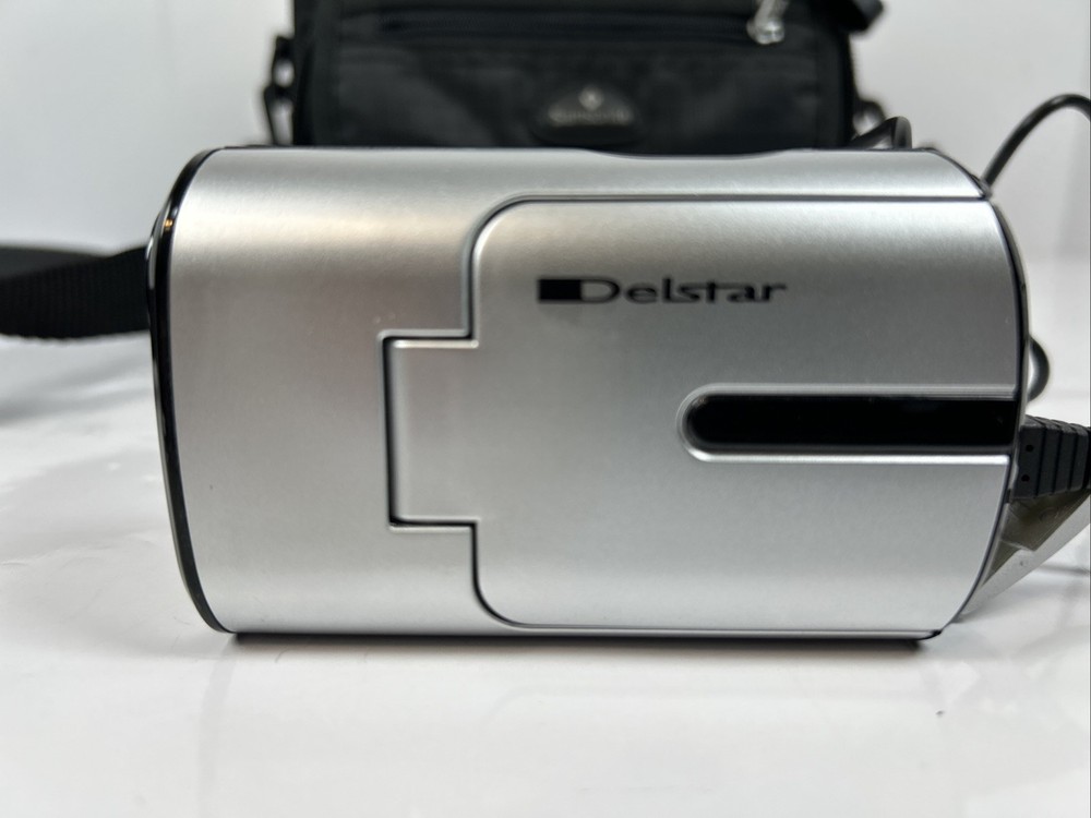Delstar DV Handheld Camcorder Bundle Complete With Charging Cords Tested Works!