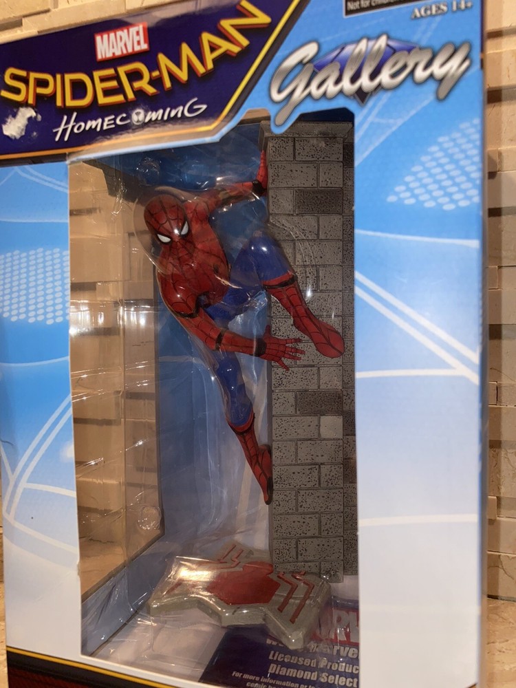Marvel Spider-Man Homecoming Pvc Diorama DAMAGED BOX