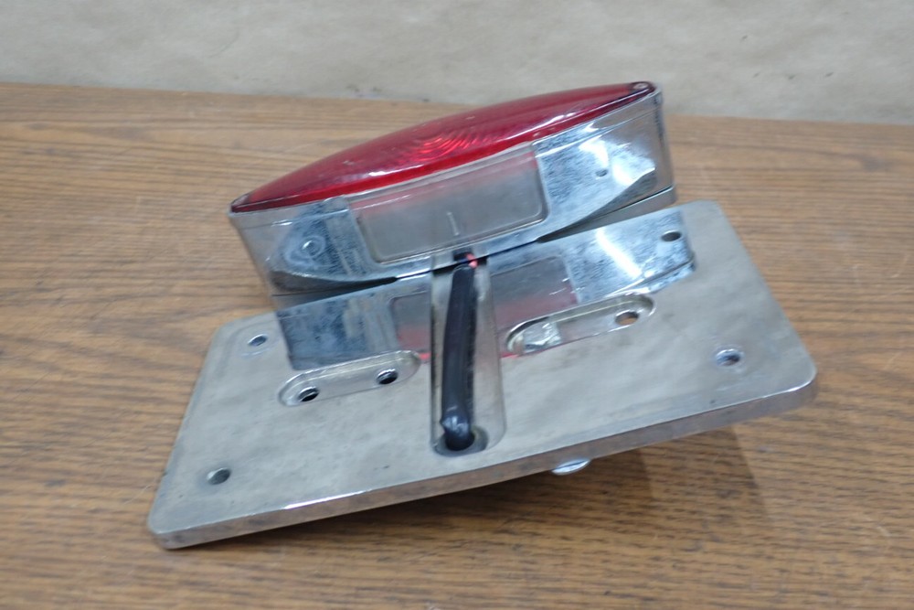 HARLEY DAVIDSON CHROME LED LICENSE PLATE TAG LIGHT W/ MOUNTING BRACKET