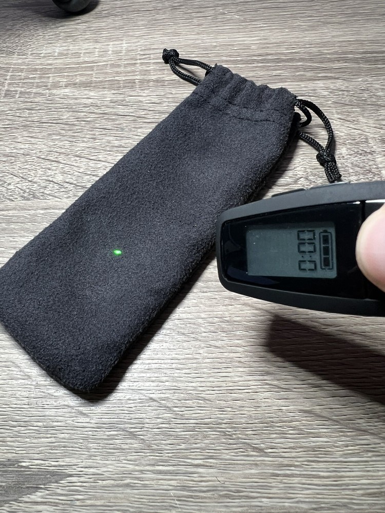 Logitech R800 Wireless Presenter with Laser, Case Included