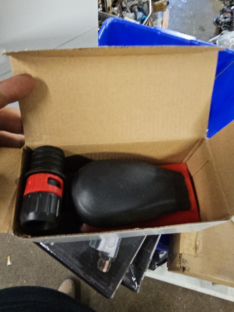 Sunmight Vacuum Grip Hand Sander 88800