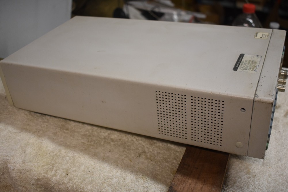 Fluke PM6690 2.7 GHz Frequency Counter