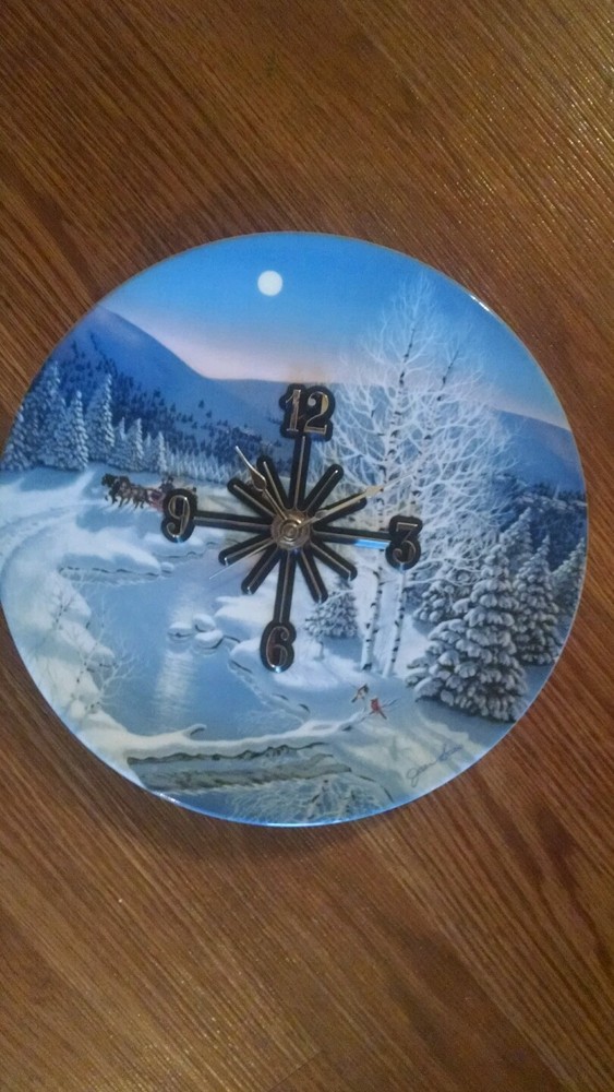 Winter Wonderland Adorable Clock !!